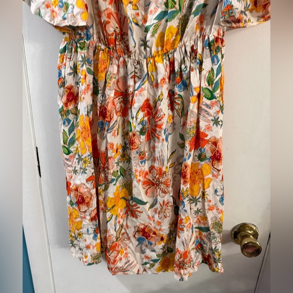 Boutique Large Dress - Picture 9 of 9